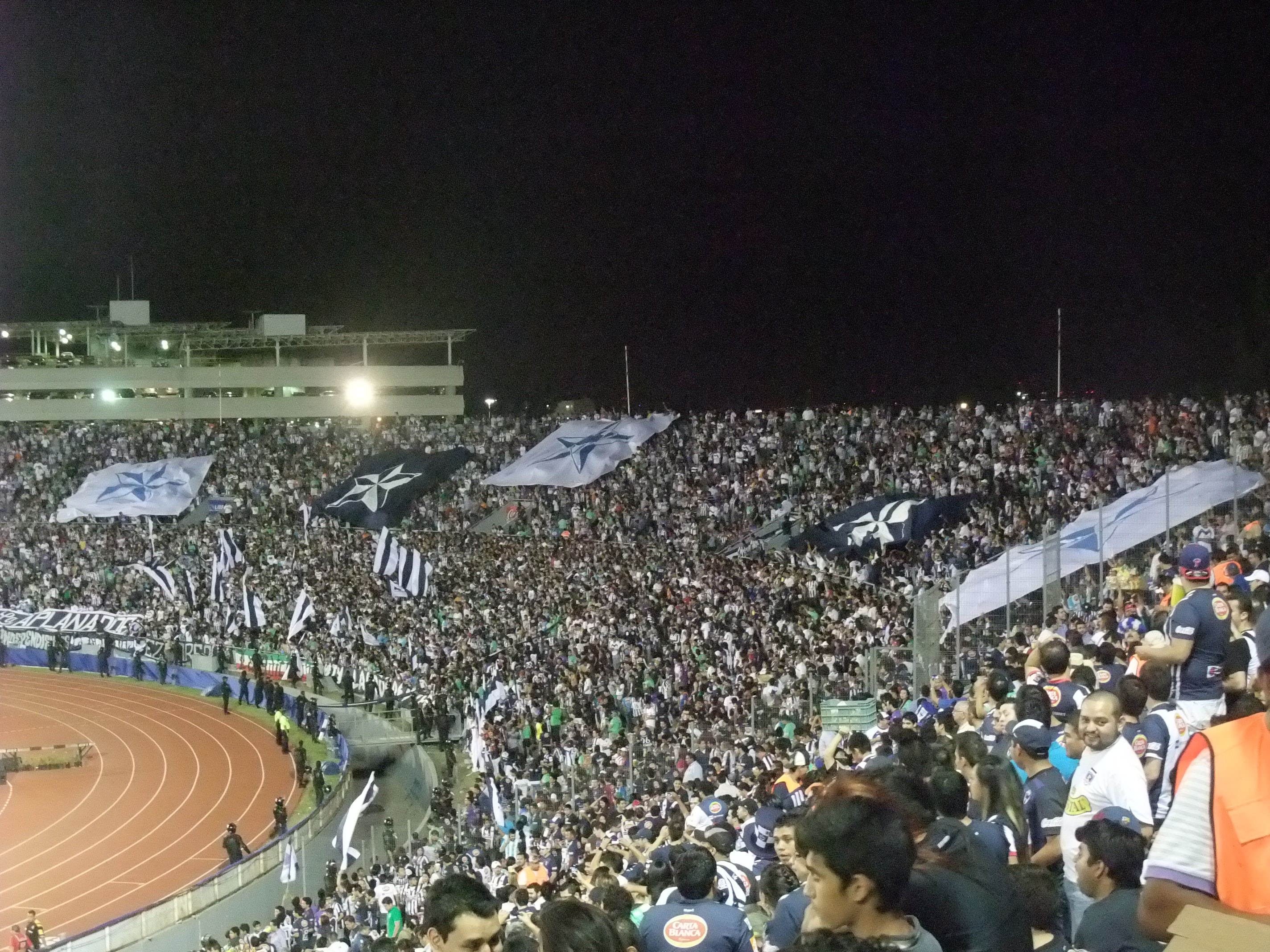 Concacafチャンピオンズリーグ決勝第1戦 Estadio Tecの周辺 鬼のメキシコ モンテレイ絵日記