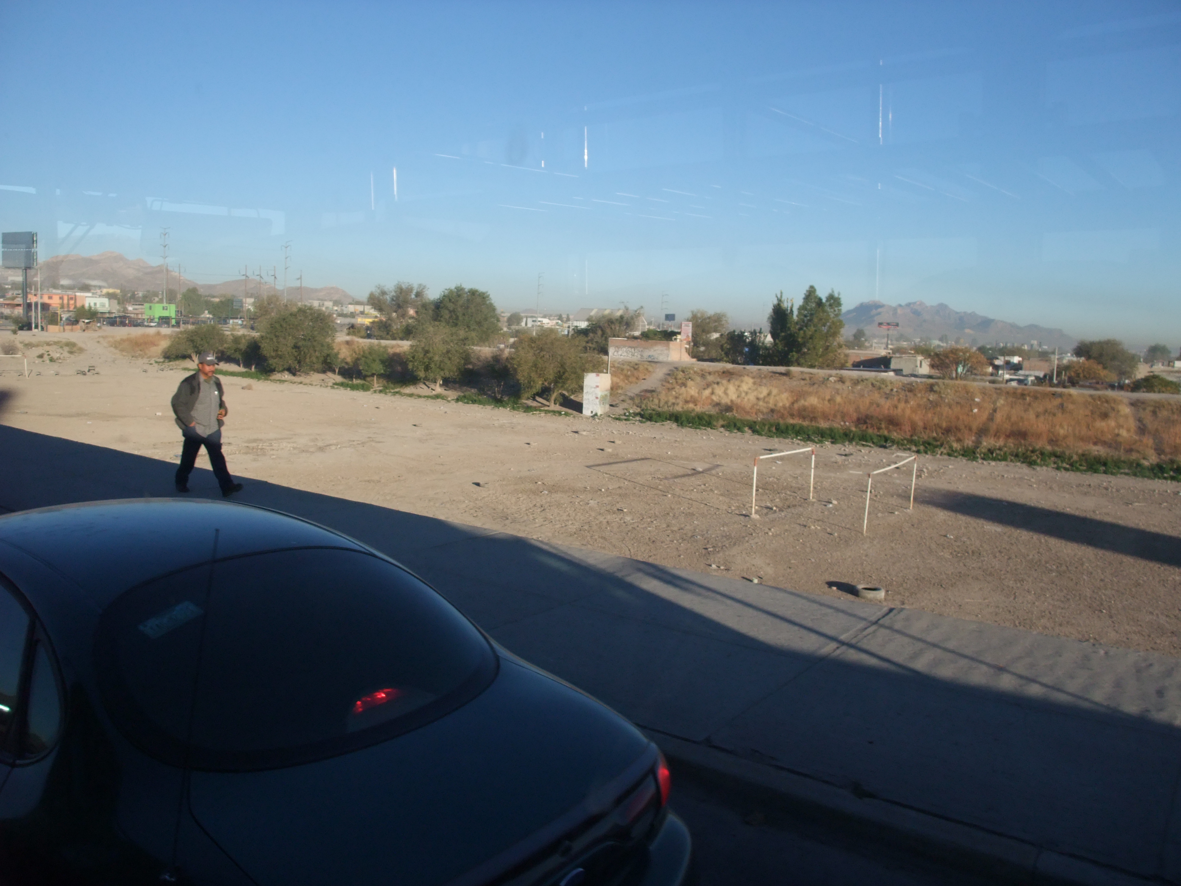 世紀末シティ シウダーフアレスから無事生還 鬼のメキシコ モンテレイ絵日記