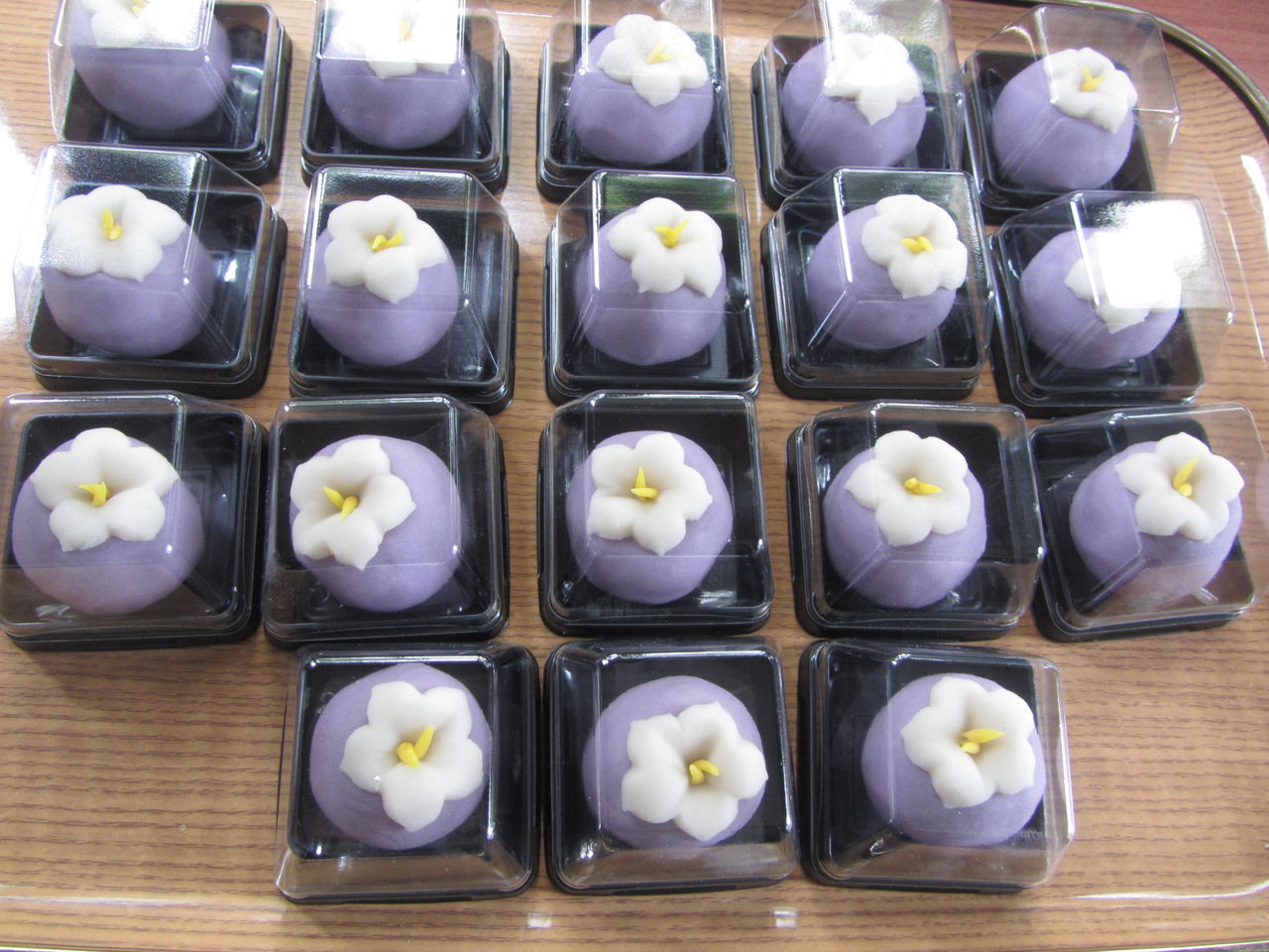 13 06 04 09 ピザ に 和菓子 に ケーキ に 出来上げってます としょくん 紙芝居ボランティア の 窮窮自適 日記 暮らしの便り