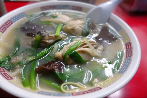 築地「やじ満」の牡蠣ラーメンは最強スタミナ食だと思う