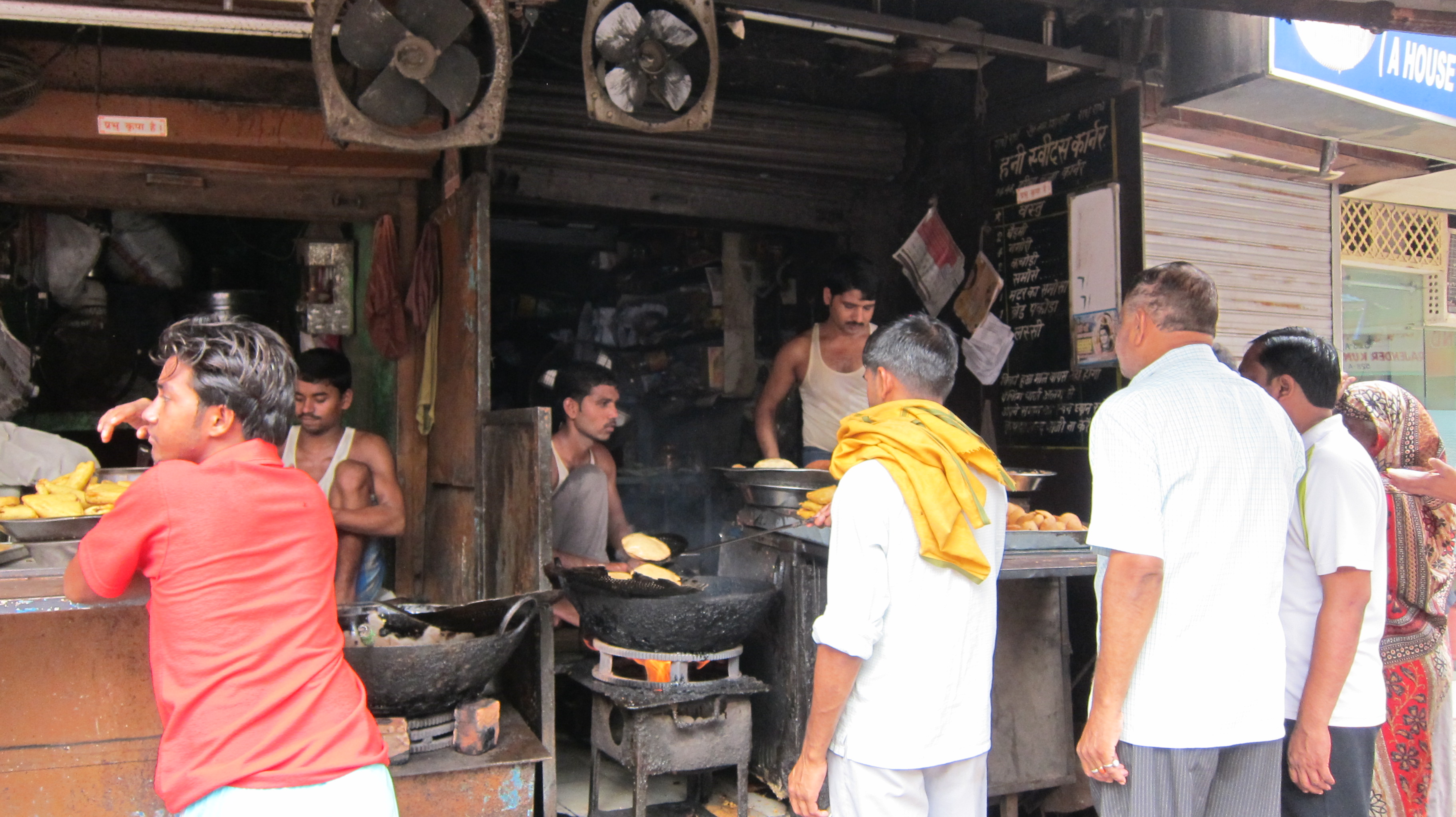 デリー観光 オールドデリーの町並み インドカレー修行の旅