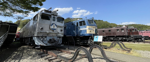 東海道の機関車も展示
