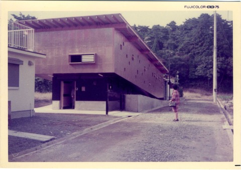 斜めの家 竣工2