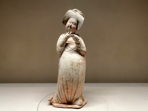 安宅コレクション　加彩　婦女俑　唐時代8世紀