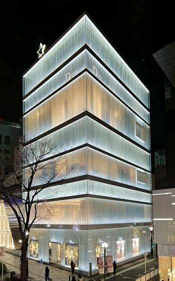 建物探訪　SANAA @ Dior 表参道