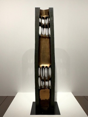 12豊福知徳「半円柱 I」1964