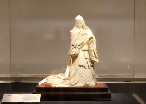 旭玉山「官女置物」明治34年(1901)