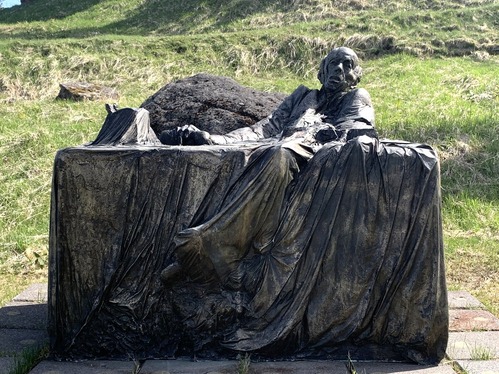 ベルント・アルテンシュタイン「書斎机の人」1986