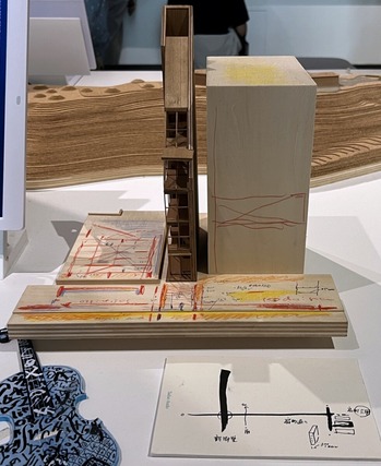 野崎町のギャラリー 2022-2024 幅4メートルの敷地に5階建て。