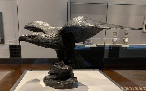 鷲置物　鈴木長吉作　明治25