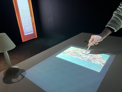 藤幡正樹《Beyond Pages》1995