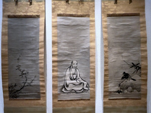 7　伝 狩野永徳「達磨・花鳥図」桃山時代