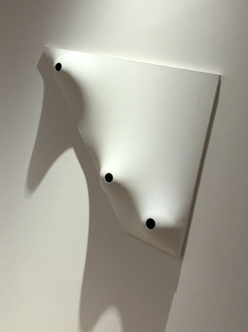 ★今井祝雄「白のセレモニー HOLES #5」1966