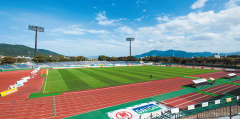 北九州市立本城陸上競技場 border=