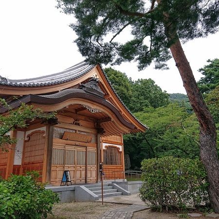 中世からの風習 納骨 を引き継ぐ善光寺雲上殿に参拝 小林玲子の善光寺表参道日記