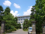 西校入り口
