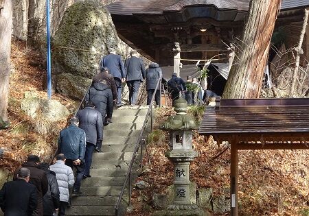 駒形嶽駒弓神社で善光寺正月の注連 お飾りお焚き上げ 小林玲子の善光寺表参道日記