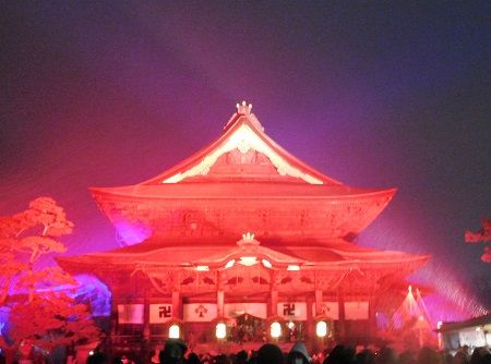 善光寺と表参道で 第17回 長野灯明まつり 始まる 小林玲子の善光寺表参道日記 善光寺と表参道で 第17回 長野灯明まつり 始まる 小林玲子の善光寺表参道日記
