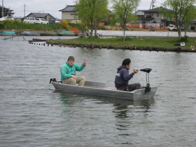 安定抜群 トップウォーター専用ジョンボート : マグナム長尾のトップの