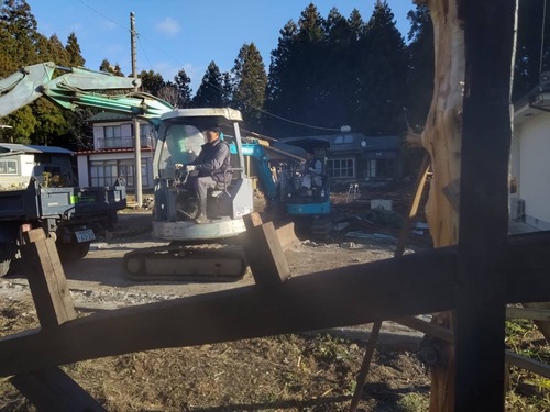 EFFEC49D-34A2-430F-8EE3-9550728889D7