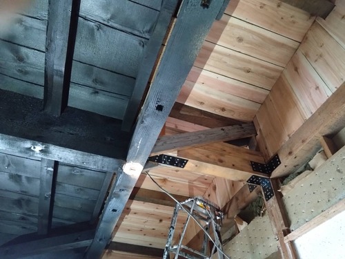 6AE1E2AA-AFE8-4B31-B598-095447F5C632