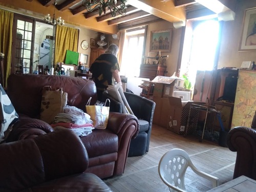 0351974E-48D3-4A8B-8724-BD527A03010D