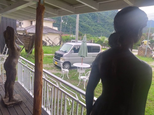 C4CE65BD-D13D-4EA3-97FF-010BA77A35CE