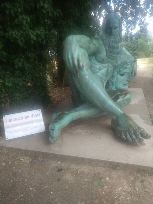 DAF00755-A650-4CDA-B0D7-EBCEFCC33F4B