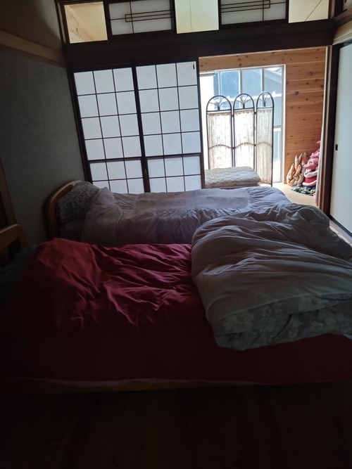 7059B255-BE22-41B5-AFB4-CCBCBB5CB765