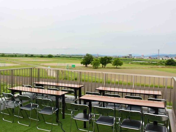 長岡花火 信濃川左岸屋上特設会場