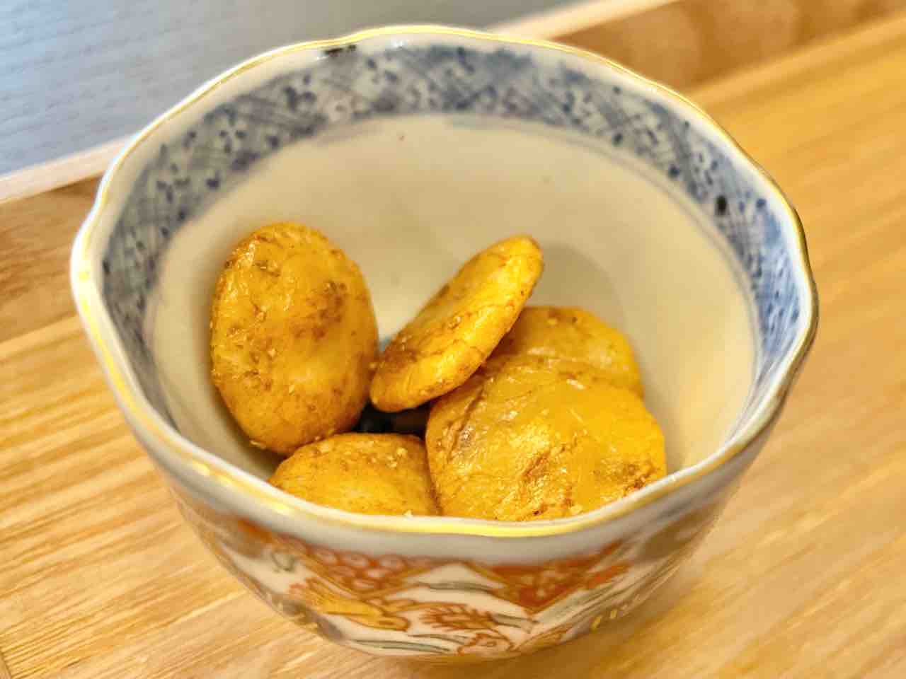 和休庵 ルチル　10cm越え大玉 柳原町にある『越乃雪本舗大和屋』のカフェで『白玉ぜんざいセット（お