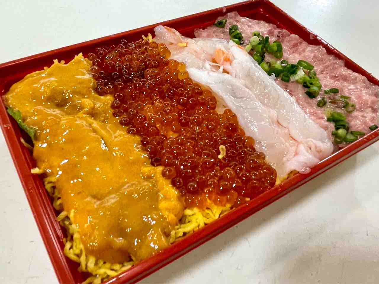 祝！最高金賞受賞！『角上魚類』の『四色丼』が『おいしいもの総選挙