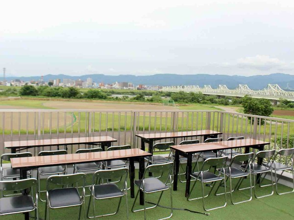長岡花火 信濃川左岸屋上特設会場