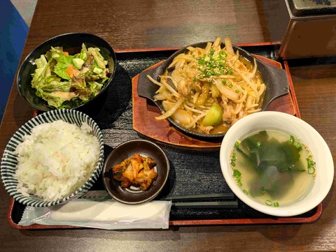 PXL_20251114_042743431