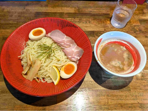 PXL_20250820_042547529