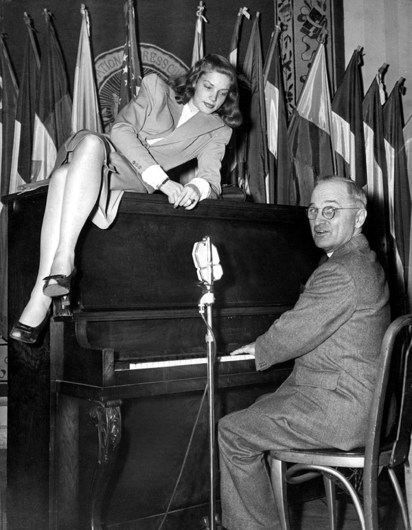 Bacall-Truman-Piano-1945