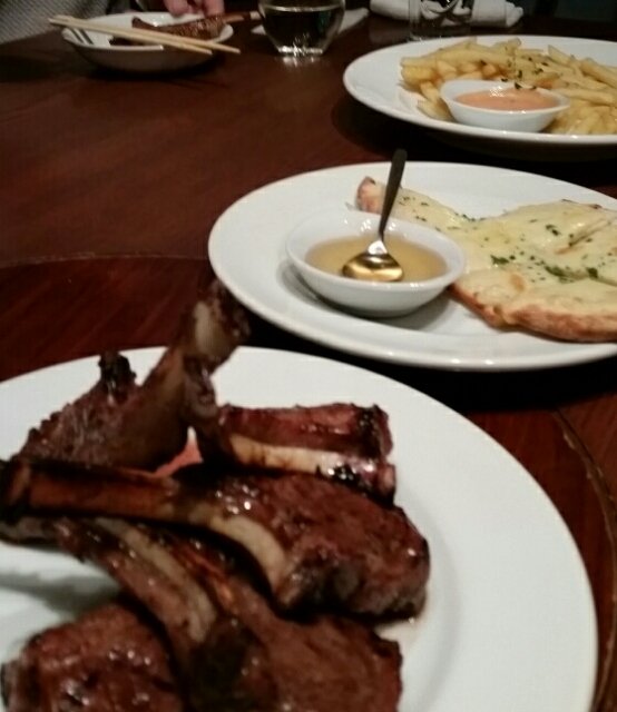 超人気 上野で炭火焼ラムチョップにがぶりつく アラフィフ世代の着物学