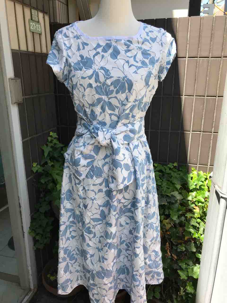 ブルー系2色展開の綿ローンワンピース しもきたざわでオーダーのお洋服作ってます Como ブルー系2色展開の綿ローンワンピース しもきたざわでオーダーのお洋服作ってます Como