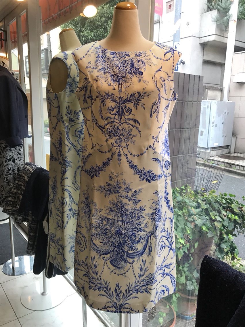 シルクプリントのワンピース しもきたざわでオーダーのお洋服作ってます Como