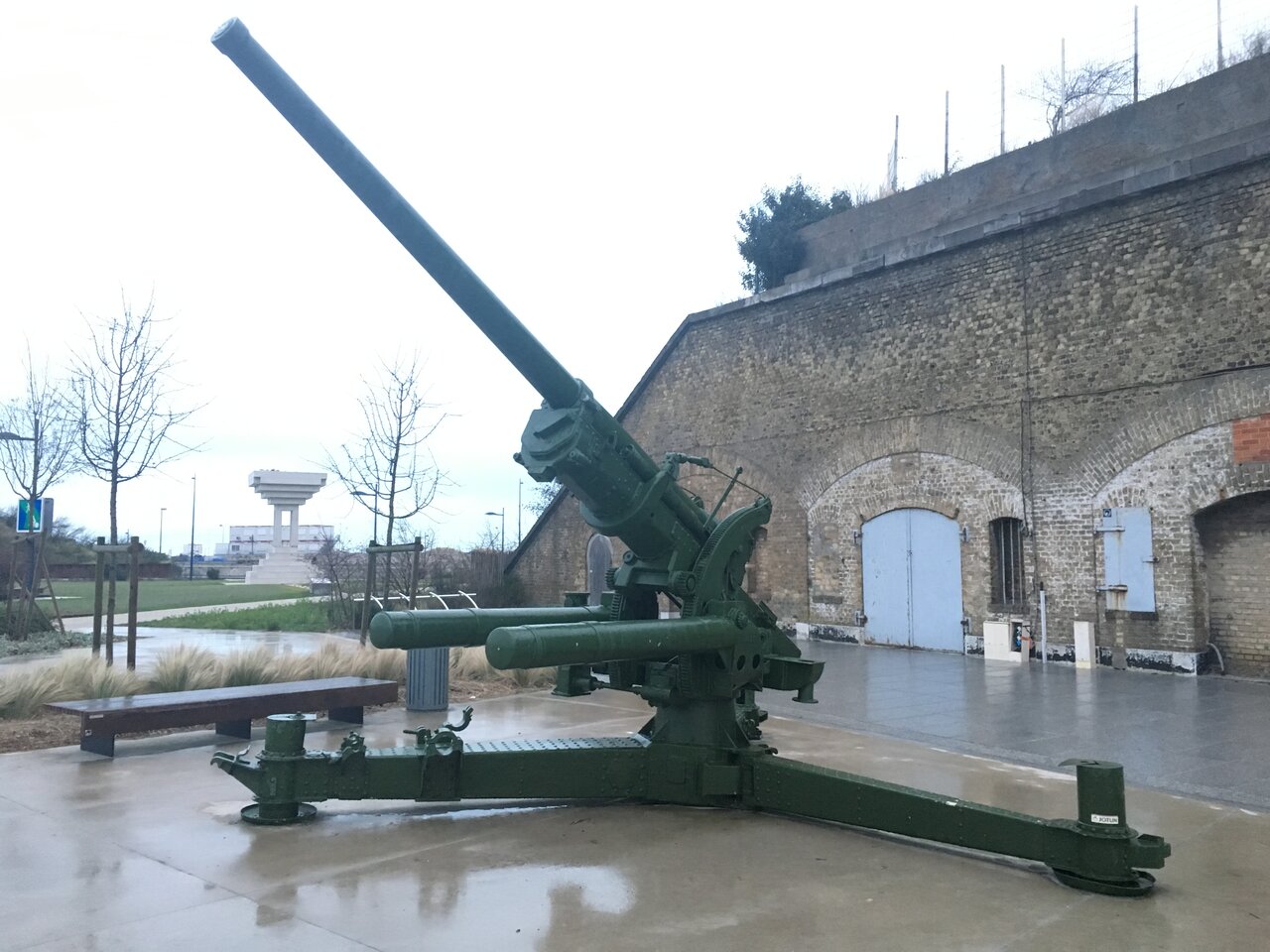 フランスに上陸し撤退する旅 13 Dunkerque 撤退作戦の海岸を歩くも結局撤退できずorz 渚の 英国 マレーシア奮闘記 フランスに上陸し撤退する旅 13 Dunkerque 撤退作戦の海岸を歩くも結局撤退できずorz 渚の 英国 マレーシア奮闘記
