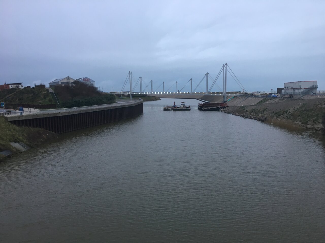 フランスに上陸し撤退する旅 13 Dunkerque 撤退作戦の海岸を歩くも結局撤退できずorz 渚の 英国 マレーシア奮闘記 フランスに上陸し撤退する旅 13 Dunkerque 撤退作戦の海岸を歩くも結局撤退できずorz 渚の 英国 マレーシア奮闘記
