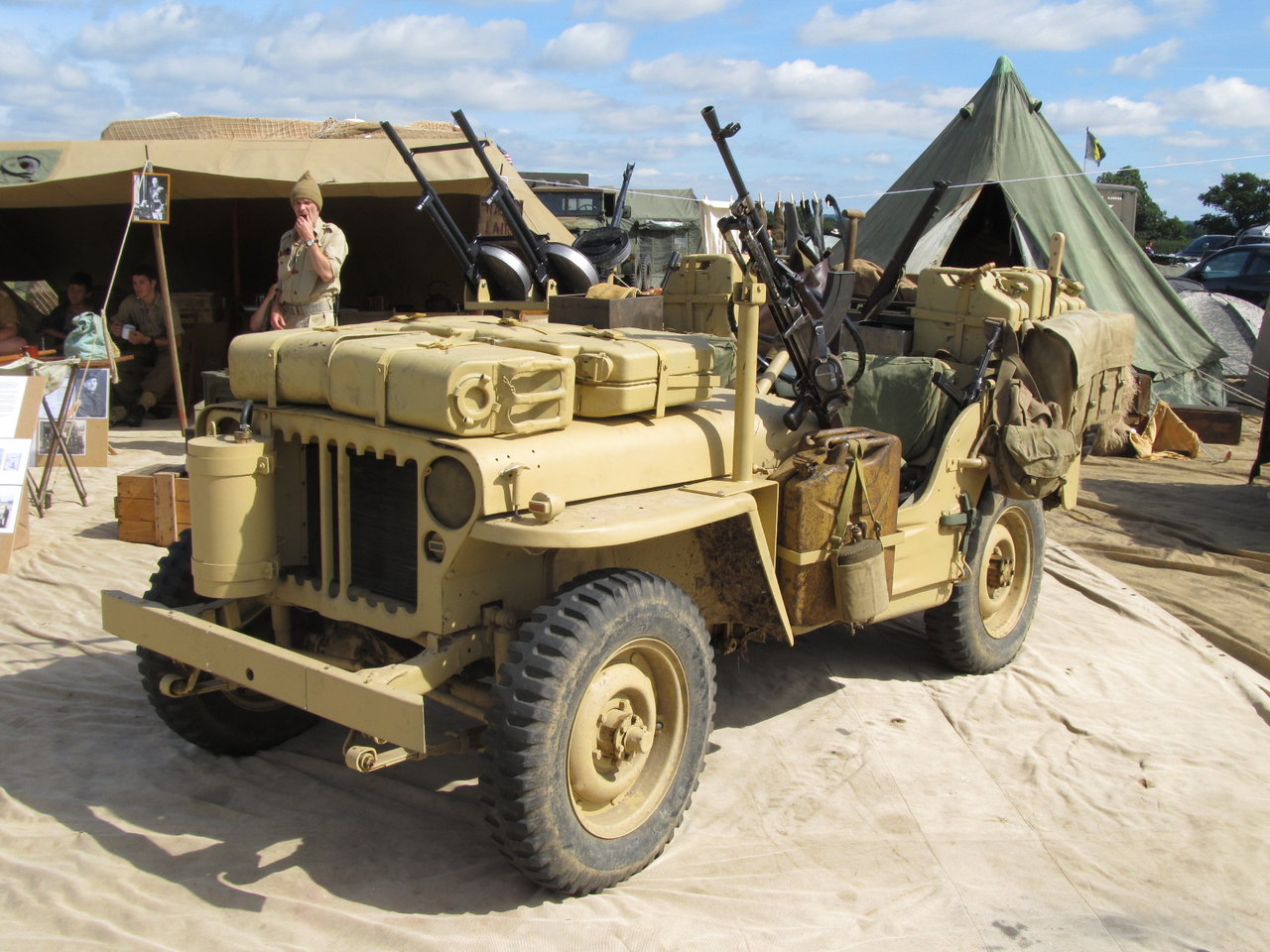 Combined Ops 渚の 英国 マレーシア奮闘記