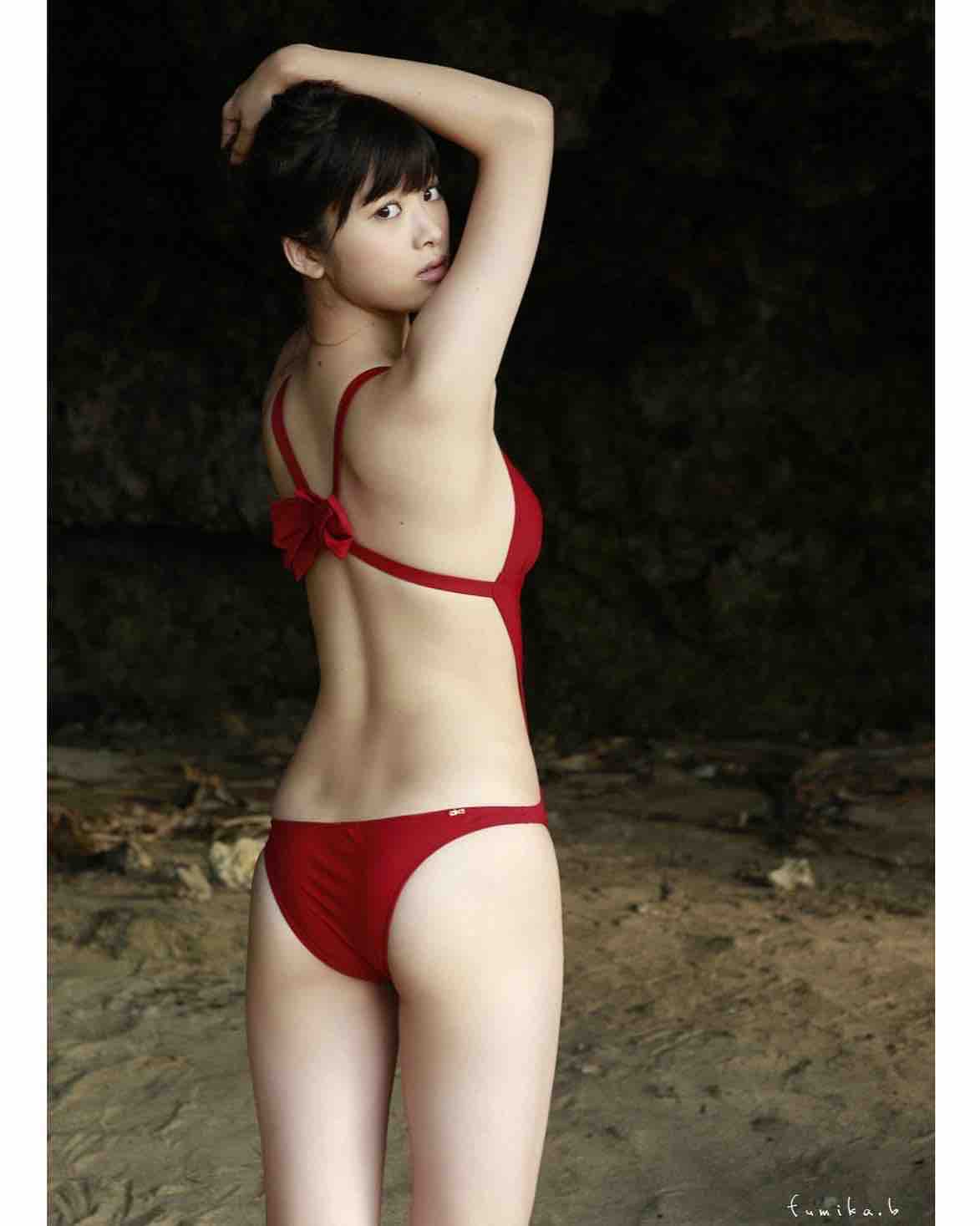 馬場ふみか ハイレグ競泳水着のブログ