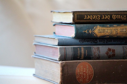 books-4305459_1920