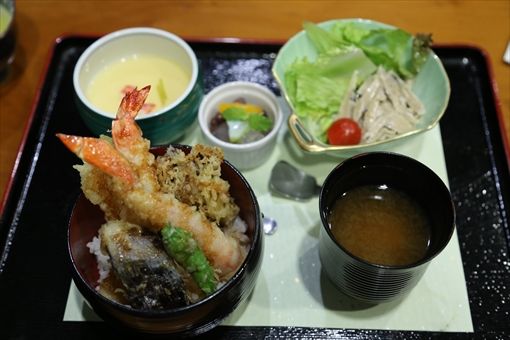札幌かに本家で 気軽にカニ三昧 かに洞窟ランチ 名古屋ナビ 札幌かに本家で 気軽にカニ三昧 かに洞窟ランチ 名古屋ナビ