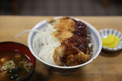 栄地下街の居酒屋 酒津屋 で 味噌カツ丼 名古屋ナビ