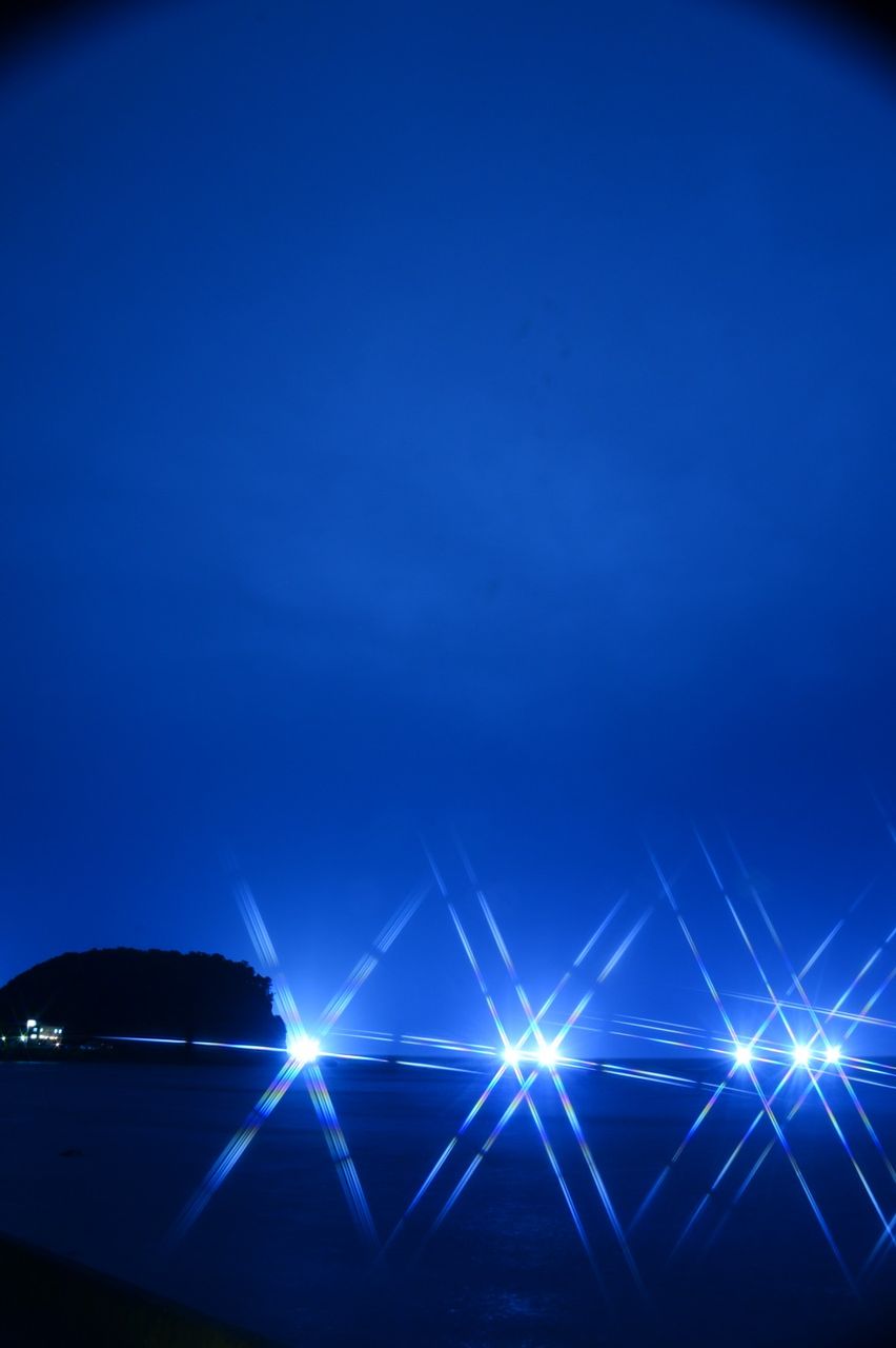 海上の謎の光 その正体は 五箇山彩時季 四季合掌 A