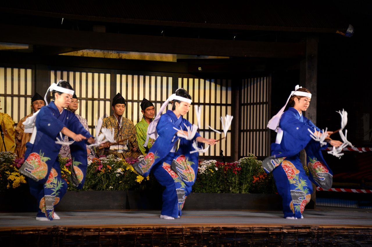 こきりこ祭り 本祭り民謡舞台共演 五箇山彩時季 四季合掌 A