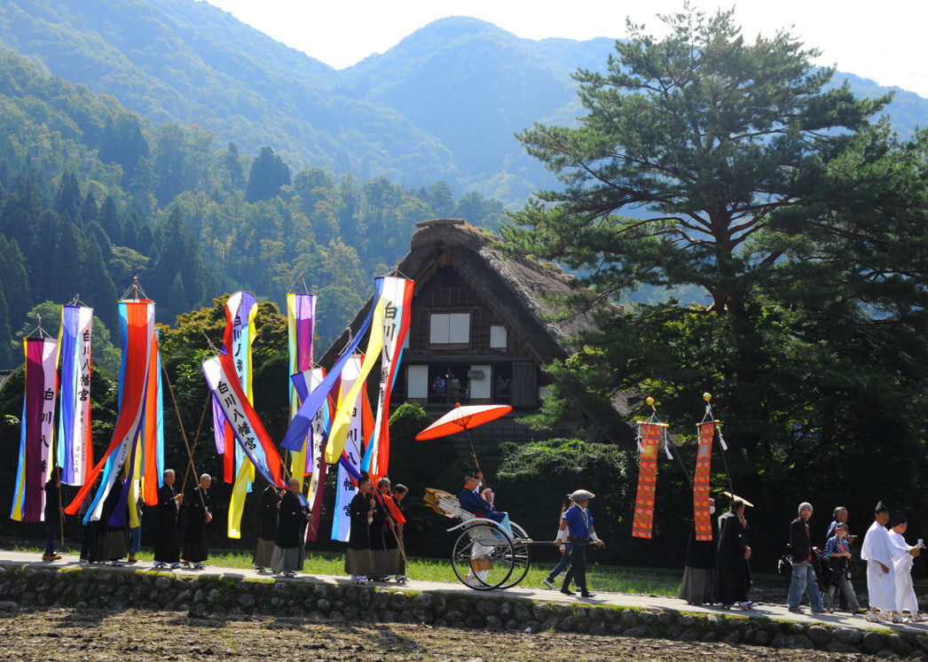 2012白川郷どぶろく祭り 東通り御神幸行 : 五箇山彩時季 四季合掌 +α