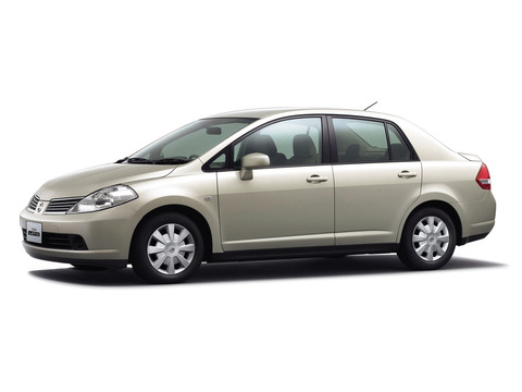 nissan_tiida_latio_jp-spec_2